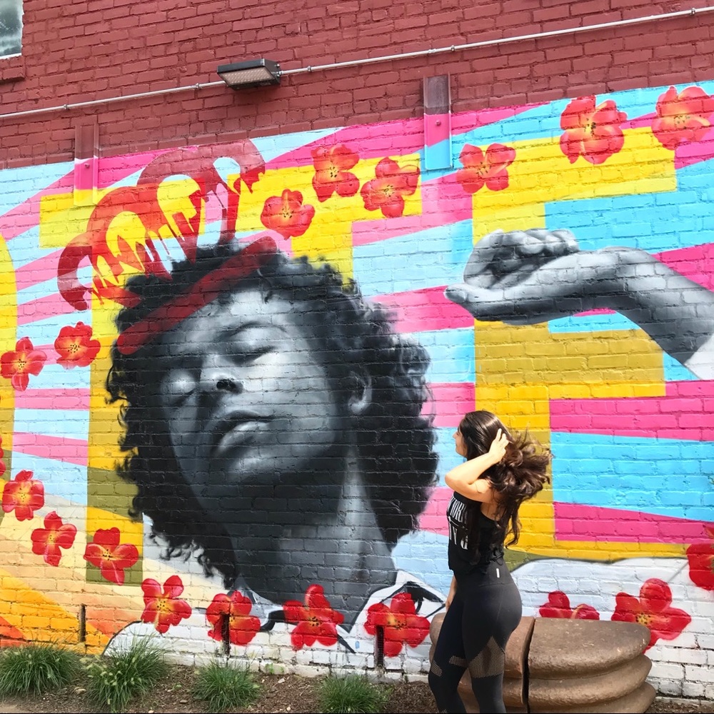 Meet your Posher, Macarena